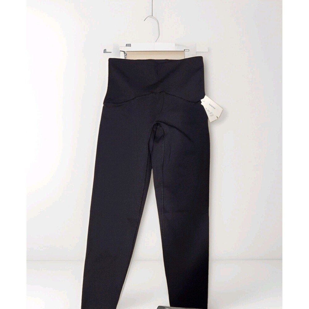 NWT Spanx Booty Boost Active 7/8 Length Leggings Medium Very Black Compression